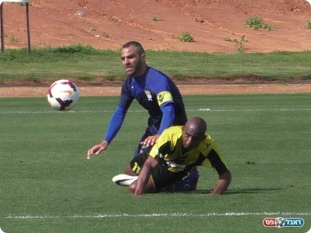 שיכון לא יזמה מספיק. איש המשחק שלה, רועי אליהו (שקד מורג)